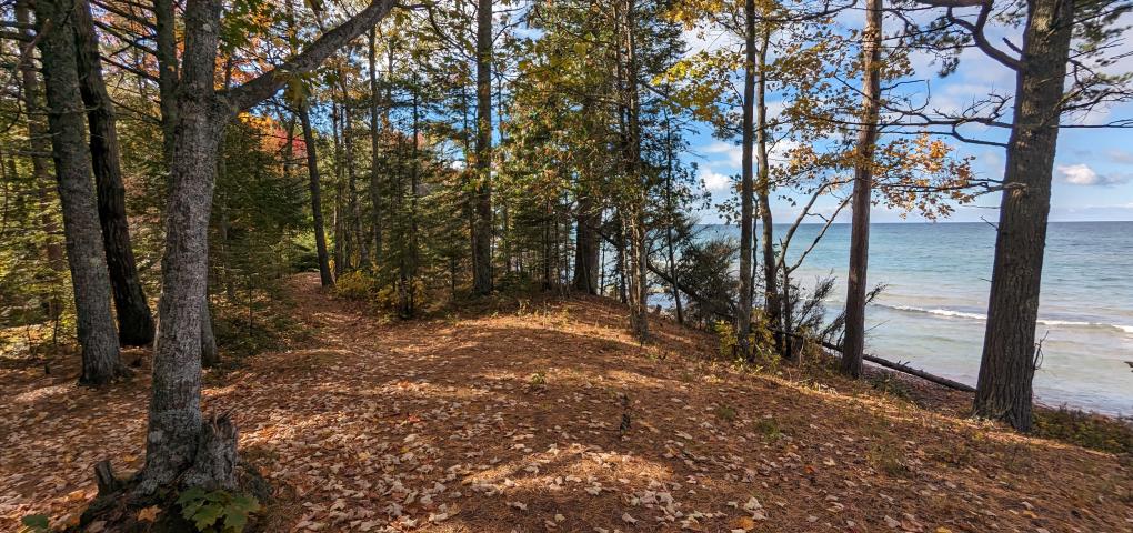 Jacobs creek beach in fall